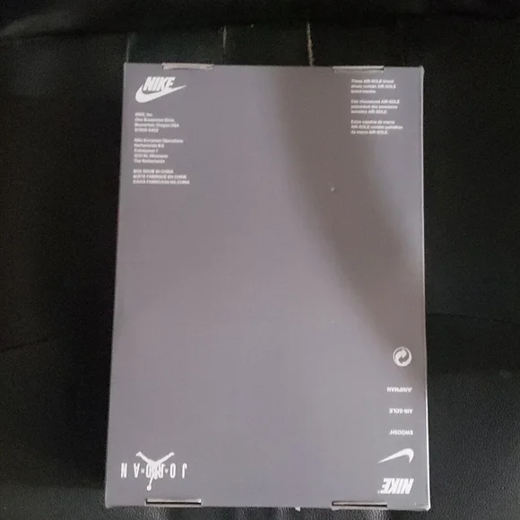 AIR JORDAN 11 RETRO (GS) 'Cool Grey' 2021 - Picture 16 of 16